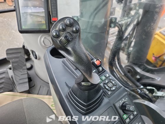 沃尔沃 EC300 E L 履带式挖掘机