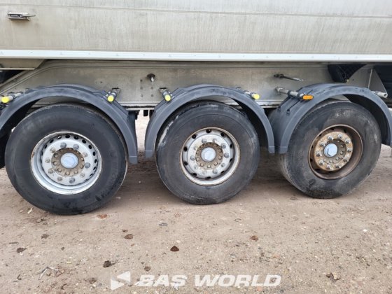 格拉纳鲁翻斗车