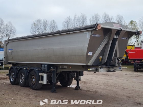 格拉纳鲁翻斗车