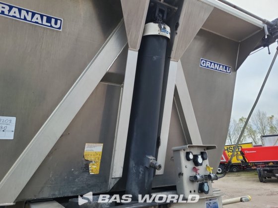 格拉纳鲁翻斗车