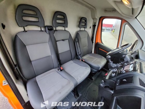 オペル モヴァーノ 165PK クローズドボックスバン