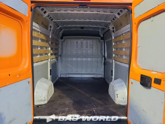 オペル モヴァーノ 165PK クローズドボックスバン