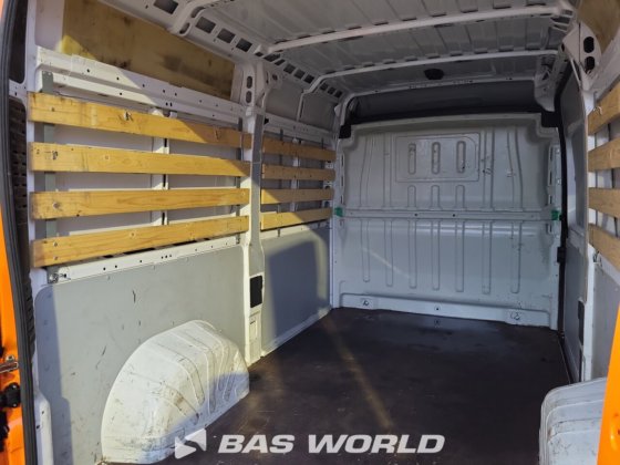 オペル モヴァーノ 165PK クローズドボックスバン