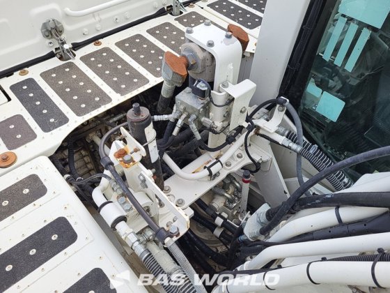 小松 PC210 LC-10 履带式挖掘机