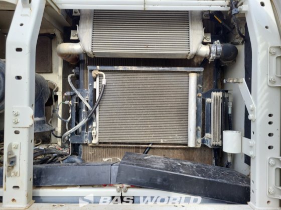 小松 PC210 LC-10 履带式挖掘机