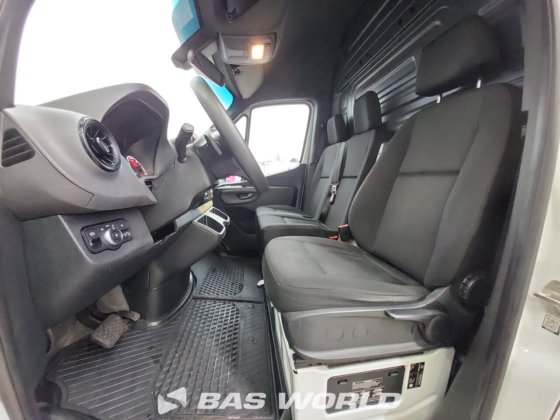 メルセデス eSprinter 312 クローズドボックスバン