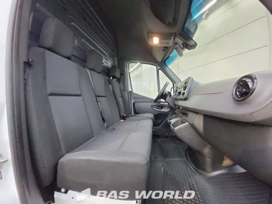 メルセデス eSprinter 312 クローズドボックスバン