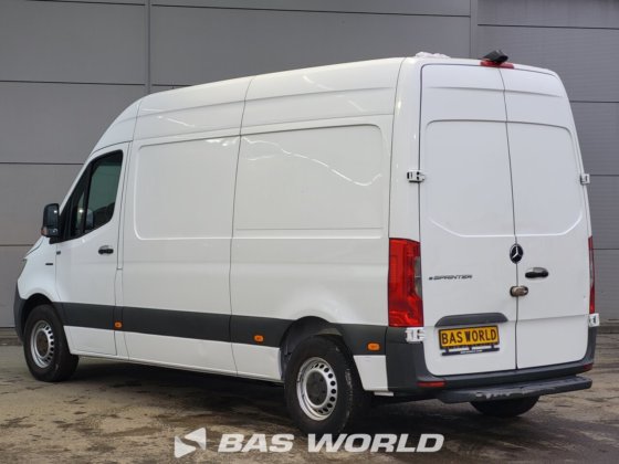 メルセデス eSprinter 312 クローズドボックスバン