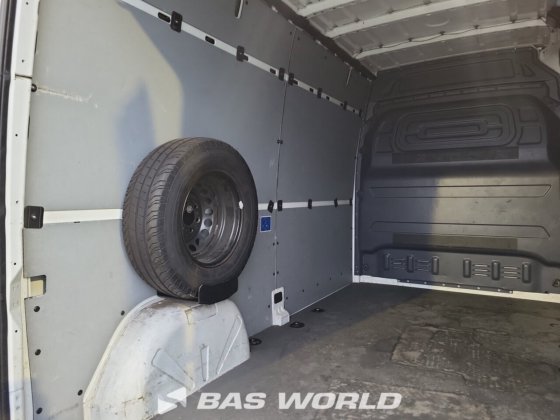 メルセデス eSprinter 312 クローズドボックスバン