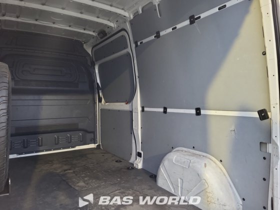 メルセデス eSprinter 312 クローズドボックスバン