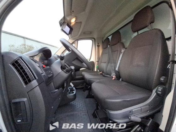 オペル モバノ 140PK ボックスボディ