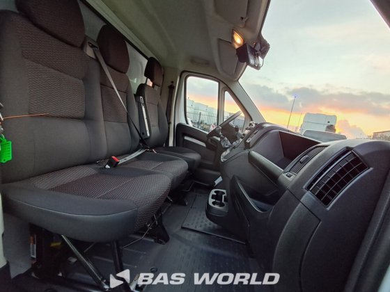 オペル モバノ 140PK ボックスボディ