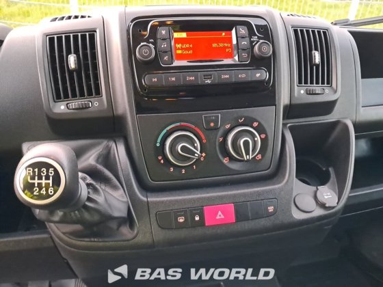 オペル モバノ 140PK ボックスボディ