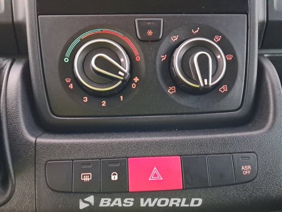 オペル モバノ 140PK ボックスボディ