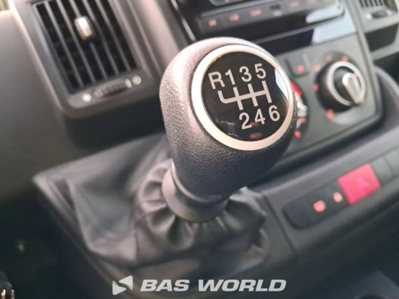 オペル モバノ 140PK ボックスボディ