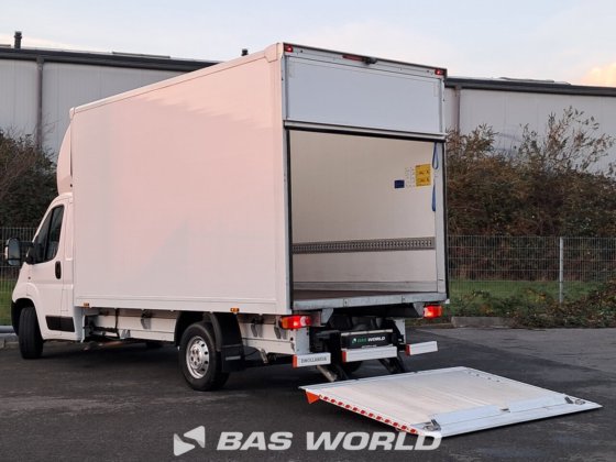 オペル モバノ 140PK ボックスボディ