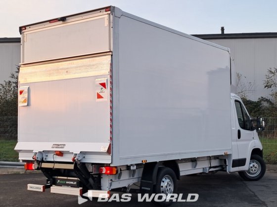 オペル モバノ 140PK ボックスボディ