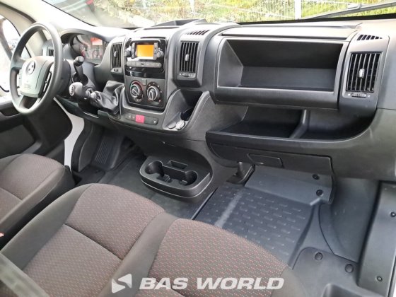 オペル モバノ 140PK ボックスボディ