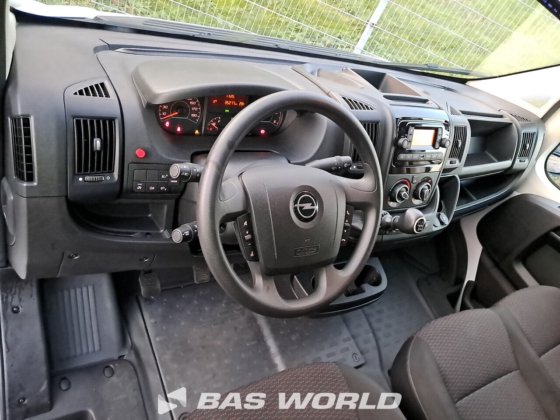 オペル モバノ 140PK ボックスボディ