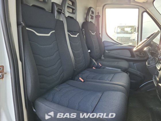 イヴェコ・デイリー 35S16 クローズド・ボックス・バン