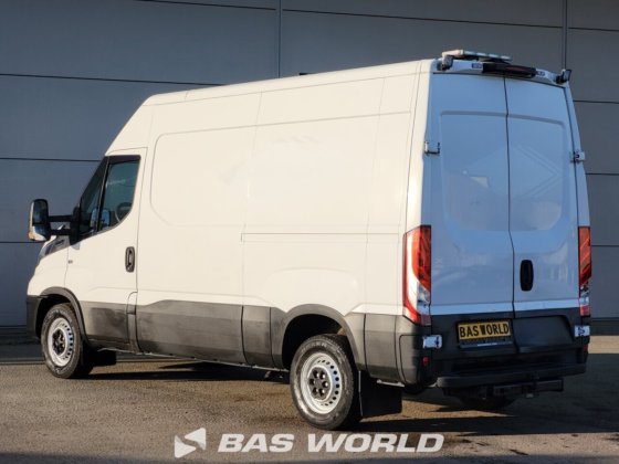 イヴェコ・デイリー 35S16 クローズド・ボックス・バン
