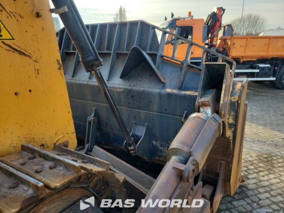 利勃豪世 PR764 爬坡推铲机