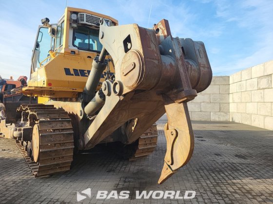 利勃豪世 PR764 爬坡推铲机