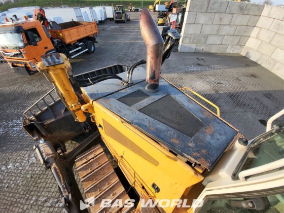 利勃豪世 PR764 爬坡推铲机