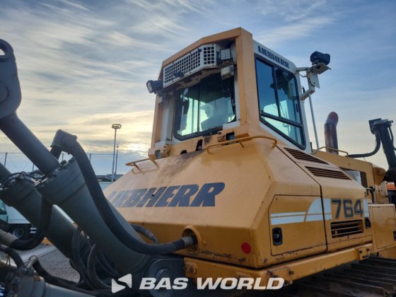 利勃豪世 PR764 爬坡推铲机