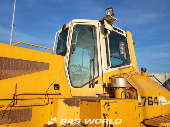 利勃豪世 PR764 爬坡推铲机