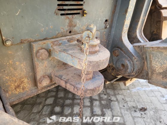 利勃豪世 PR764 爬坡推铲机