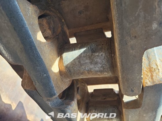 利勃豪世 PR764 爬坡推铲机