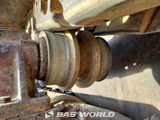 利勃豪世 PR764 爬坡推铲机