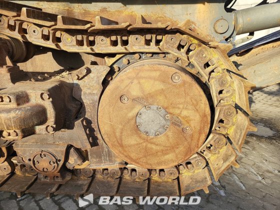 利勃豪世 PR764 爬坡推铲机