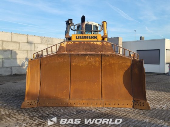 利勃豪世 PR764 爬坡推铲机