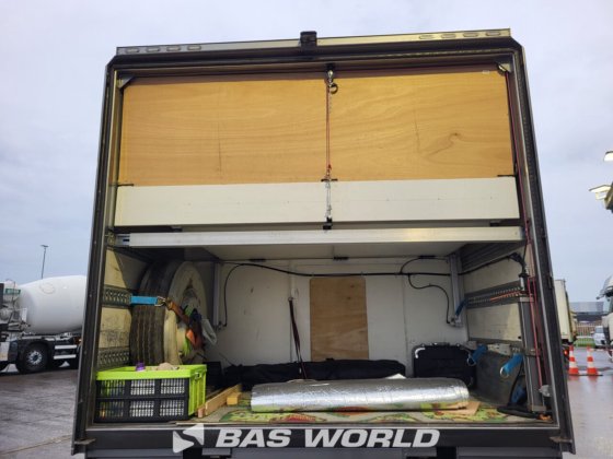 スカニア 85M 4X2 キャンピングカー