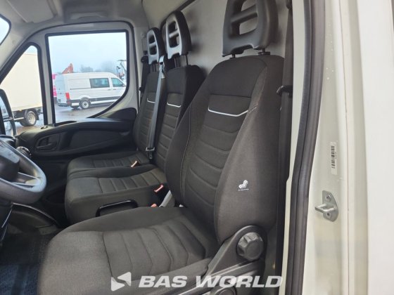 イヴェコ・デイリー 35C16 ボックスボディ