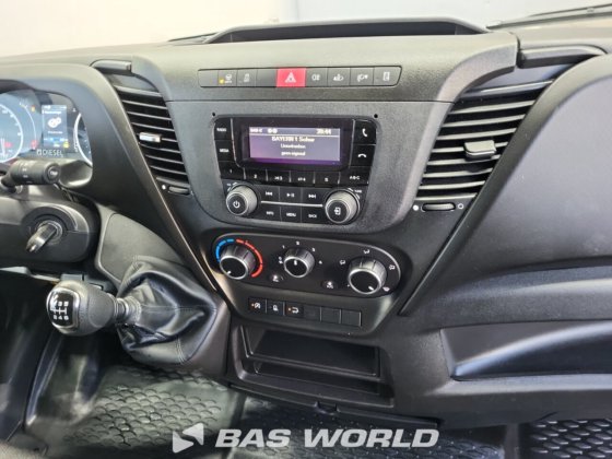 イヴェコ・デイリー 35C16 ボックスボディ