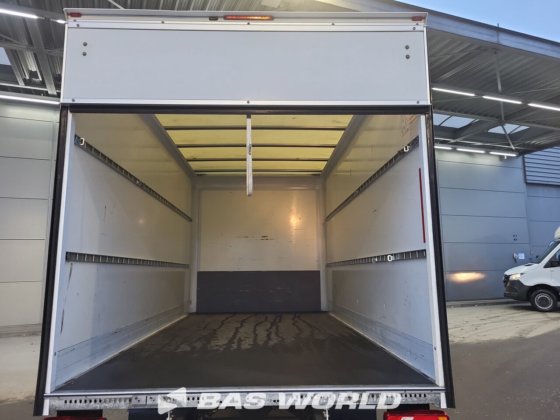 イヴェコ・デイリー 35C16 ボックスボディ