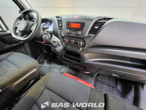 イヴェコ・デイリー 35C16 ボックスボディ