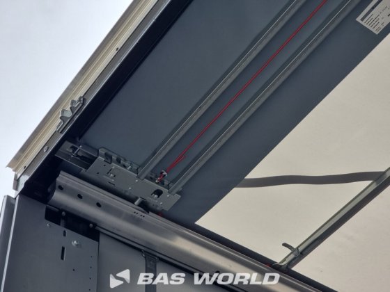 ケーゲル・カーテンサイド・セミトレーラー