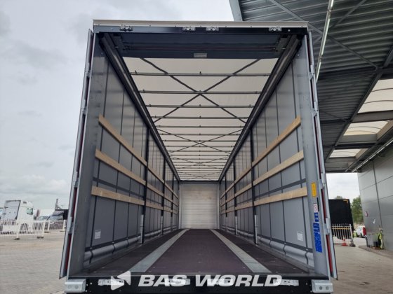 ケーゲル・カーテンサイド・セミトレーラー