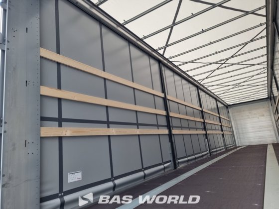 ケーゲル・カーテンサイド・セミトレーラー