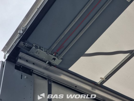 ケーゲル・カーテンサイド・セミトレーラー