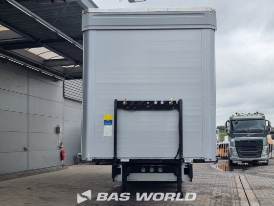 ケーゲル・カーテンサイド・セミトレーラー