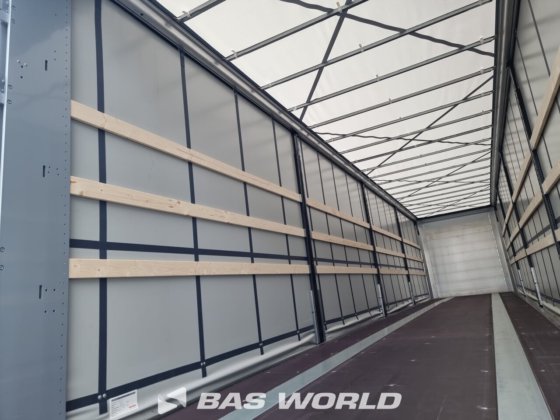 ケーゲル・カーテンサイド・セミトレーラー