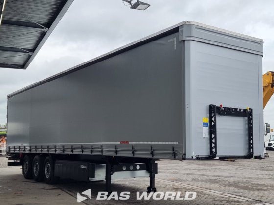 ケーゲル・カーテンサイド・セミトレーラー