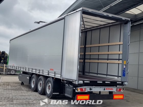 ケーゲル・カーテンサイド・セミトレーラー