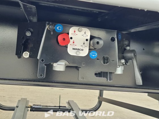 柯格尔帘边半挂车