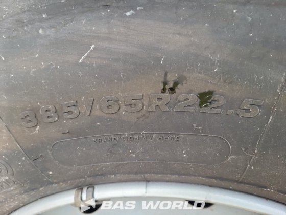 レンダーズクローズドボックスセミトレーラー